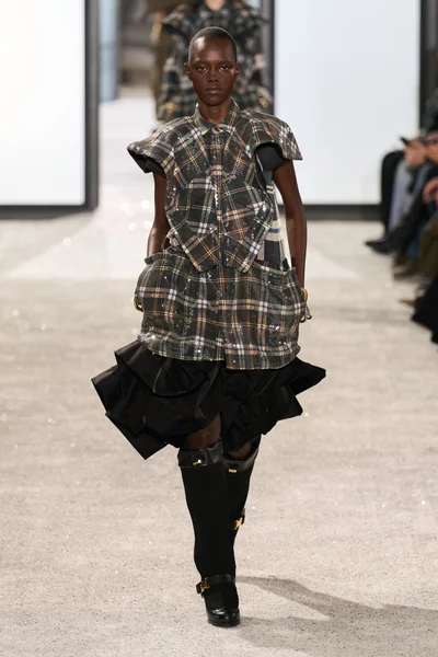 Look 15